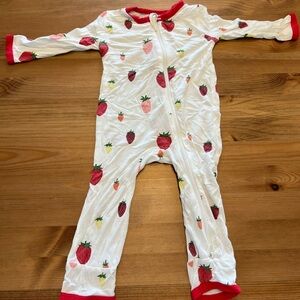 Kyte Baby Strawberries 3-6 Month Zippered Romper Pajamas